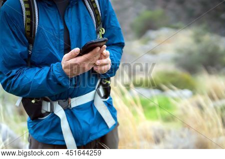 best handheld gps for hiking option use a phone GPS for hiking