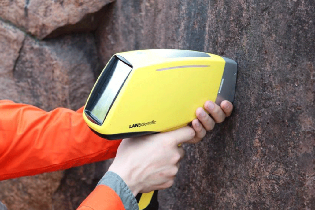 LAN Scientific handheld XRF analyzer gun